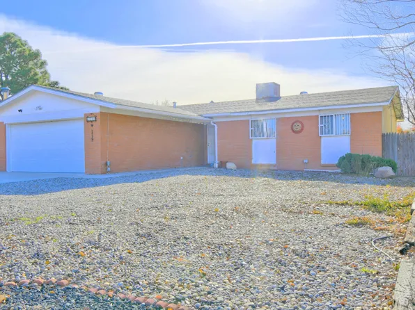 6348 Avenida La Costa NE, Albuquerque, NM 87109