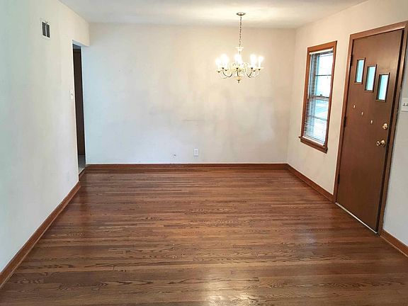 2nd image of 1101 Irvington Ct