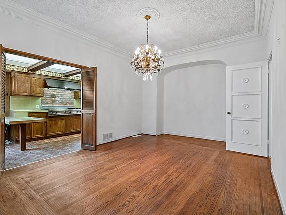 5th image of 1143 Alvira St