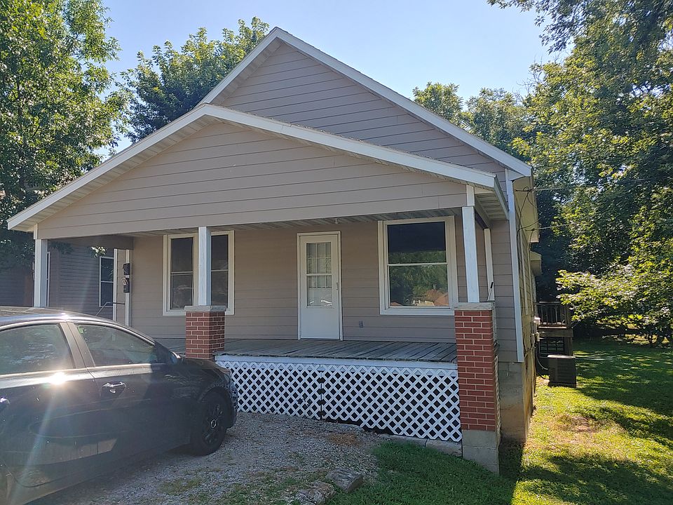1st image of 905 S Oak St #905