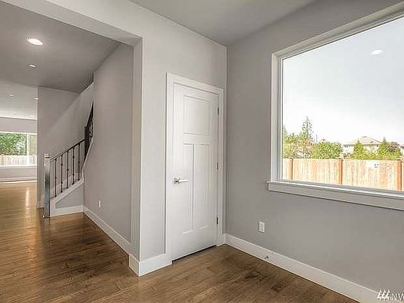5th image of 4404 141st St SE