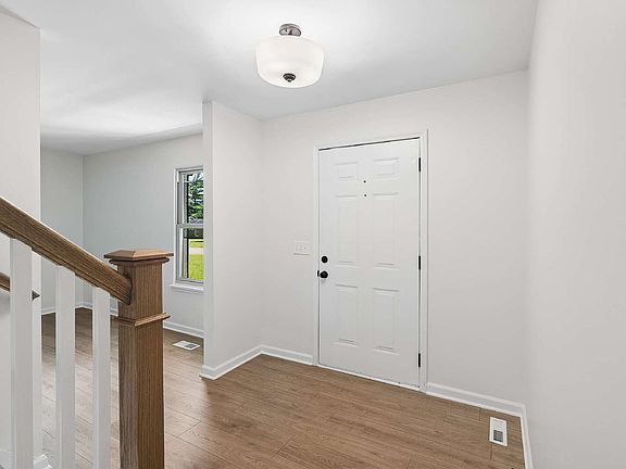 3rd image of 112 Juniper Dr