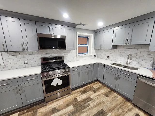 5655 S Kostner Ave — Photo 7