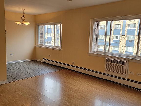 4th image of 8617 W Foster Ave Unit 2C