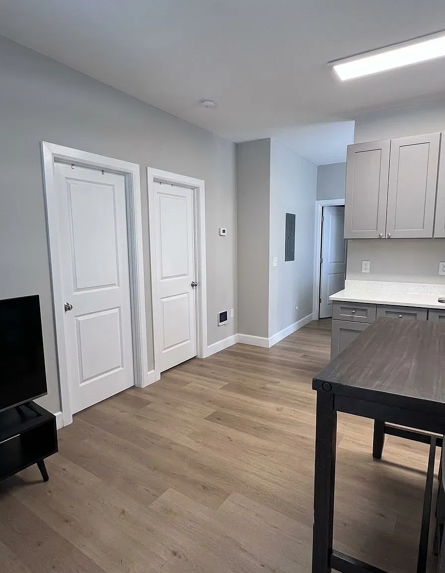 6 bed, 1800 sqft, $6,600 — Photo 3