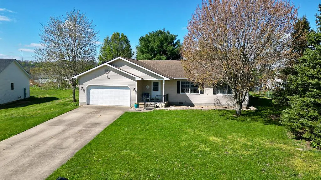 58 Custer Dr photo 1
