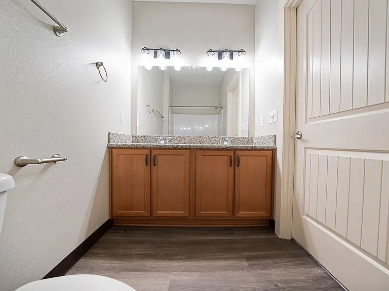 Webster Ridge Apartments — Photo 95