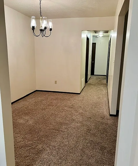 1043 Cranston Dr — Photo 6