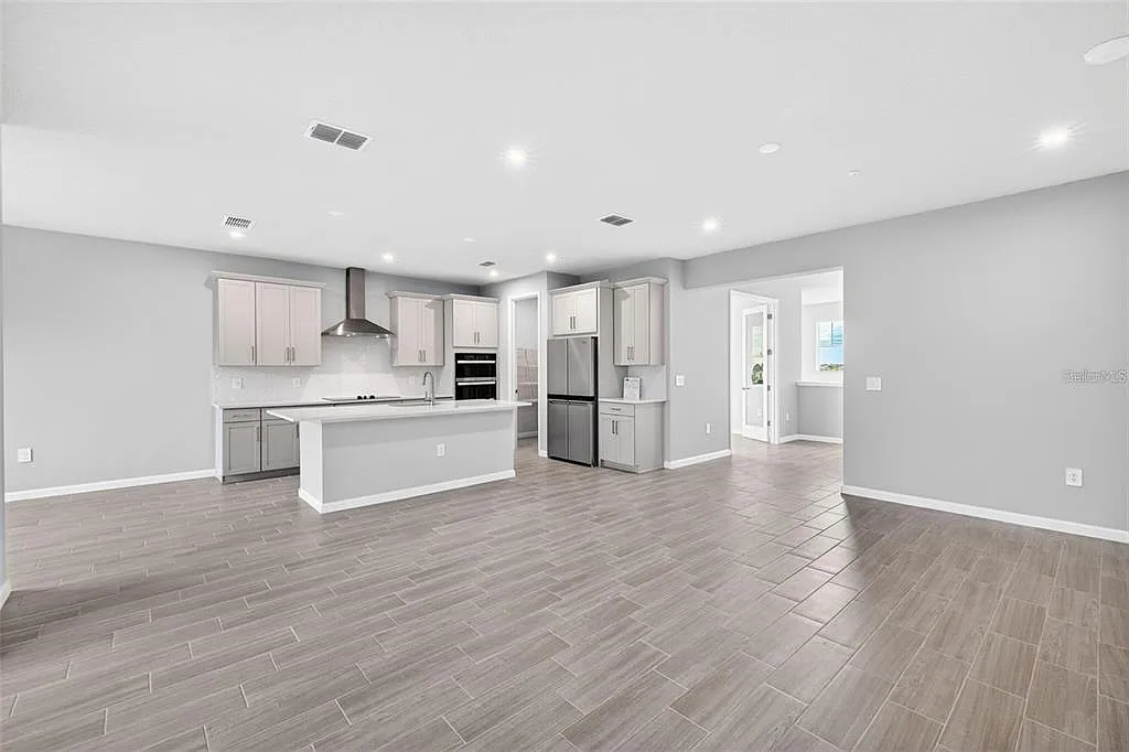 3 bed, 2.0 bath, 1740 sqft, $2,700 — Photo 4