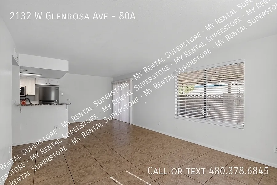 2132 W Glenrosa Ave — Photo 3