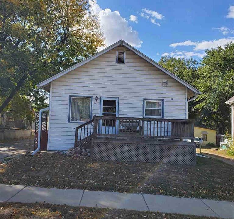 2nd image of 607 N Sherman Ave