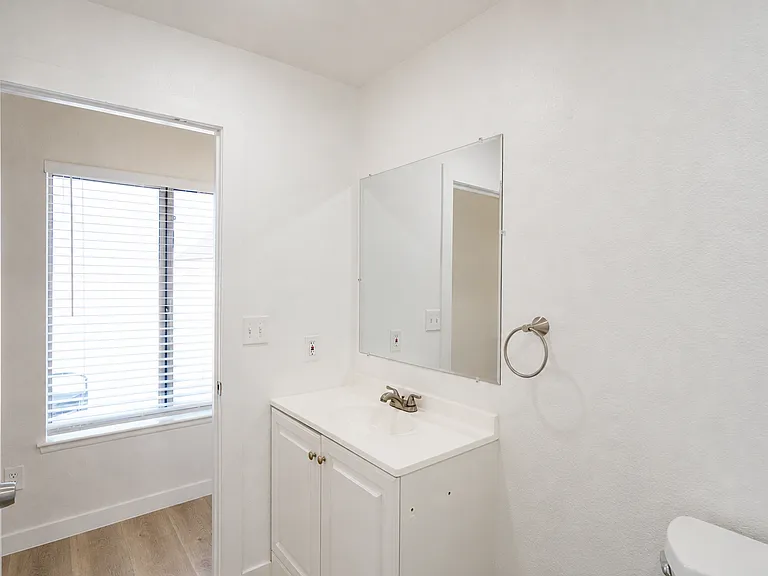12549 Lasselle St — Photo 11