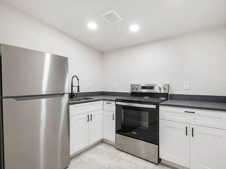 306 Westmoreland Dr — Photo 15