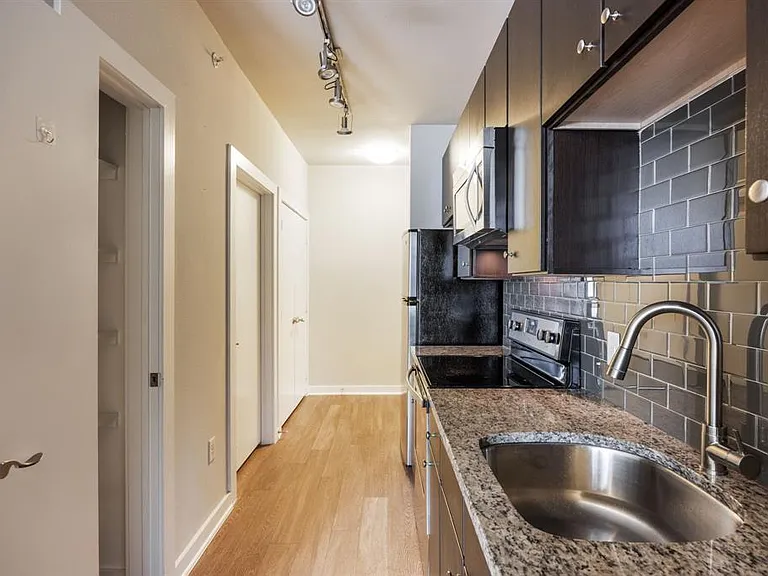 1900 Barton Springs Rd #3013 — Photo 8