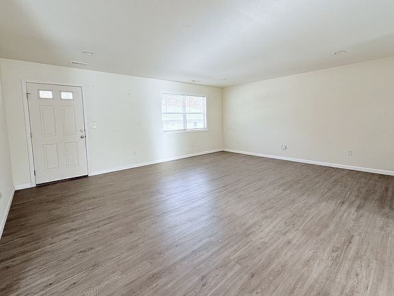 4th image of 922 Marlette Dr #A