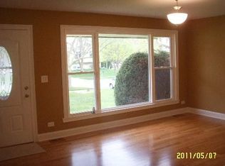 270 Winston Ln, Bloomingdale, IL 60108