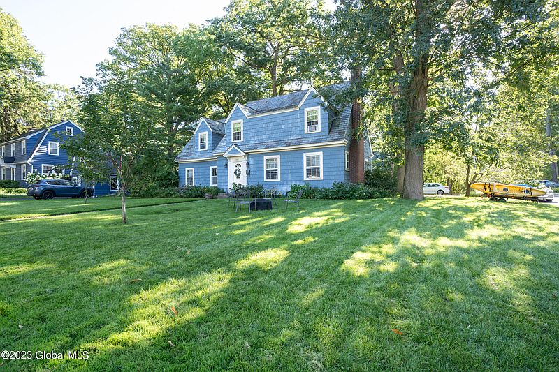 2nd image of 1400 Dean Street