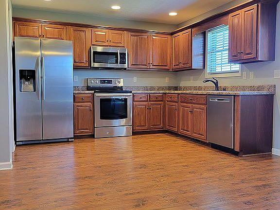 3rd image of 20 Minton Ln