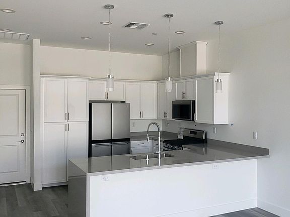 3rd image of 10142 Hushing Willow Way #14