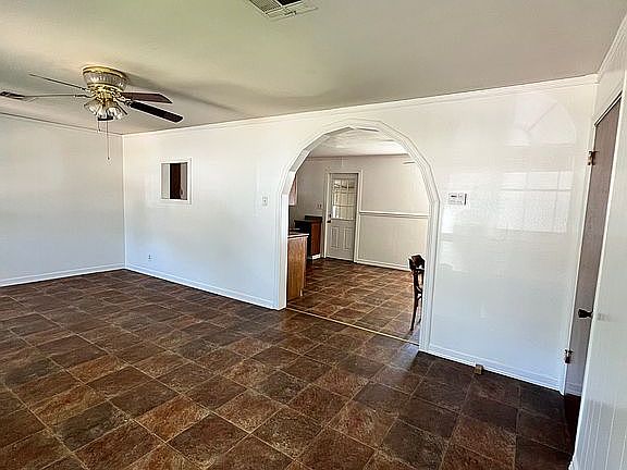 4th image of 3804 James Ave
