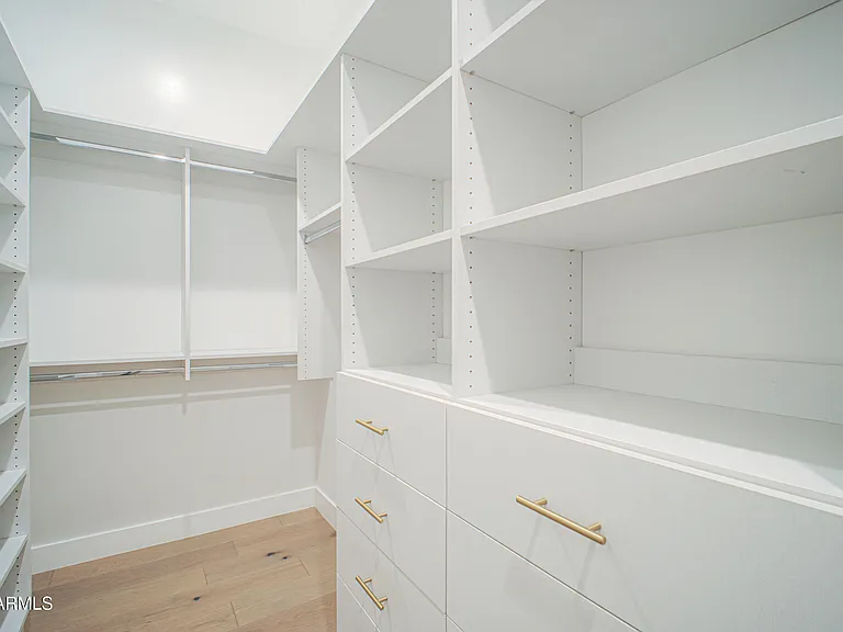12424 E Victoria St — Photo 64