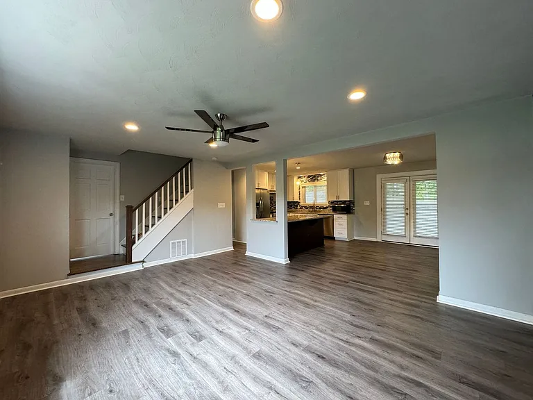 5828 Susquehanna Dr — Photo 3
