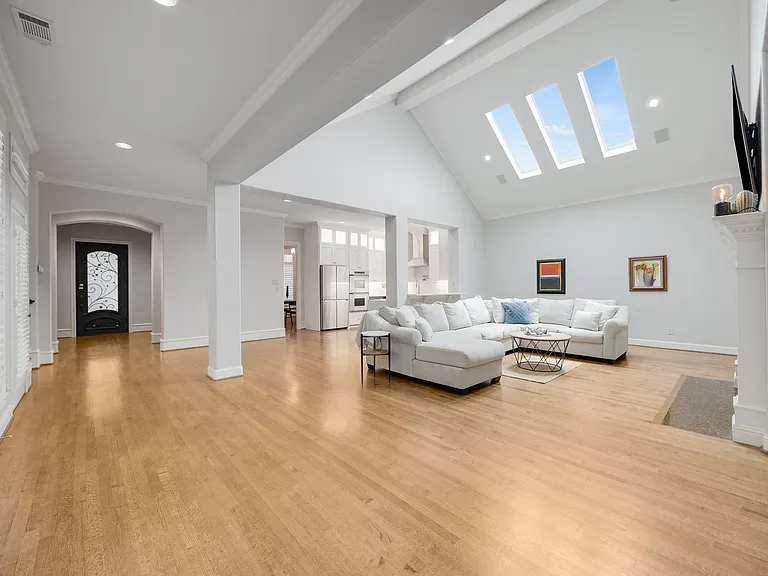 5619 Miramar Dr — Photo 17