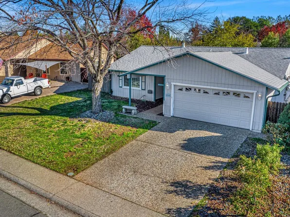 1410 Wimbledon Dr, Auburn, CA 95603
