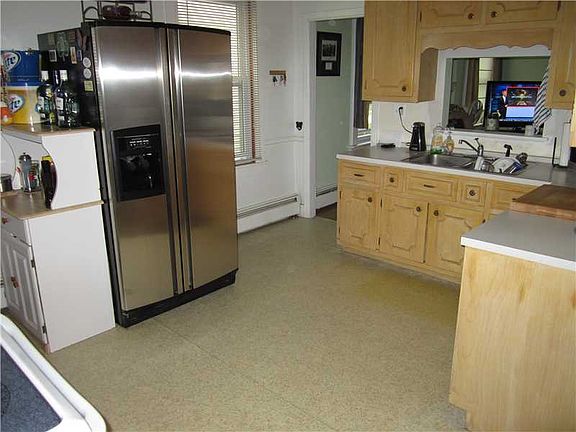 3rd image of 53 West St