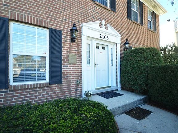 3rd image of 2103 Glencorse Cir
