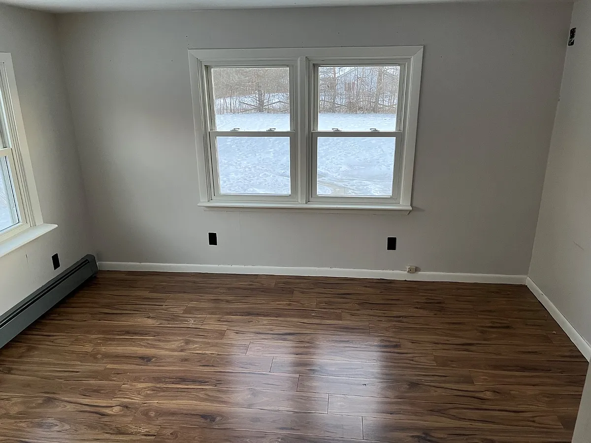 Unit Photo - 248-250 Northern Ave