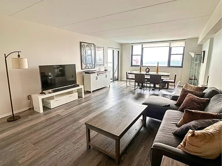 250 Gorge Rd #12L — Photo 8
