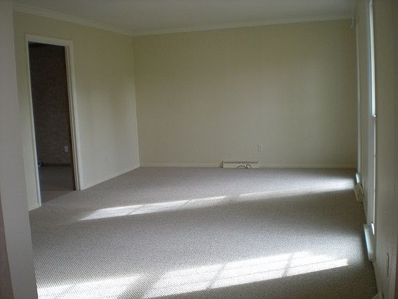 3rd image of 24619 Elmhurst Dr