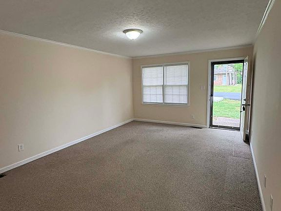 4th image of 2119 Rock Creek Rd #A