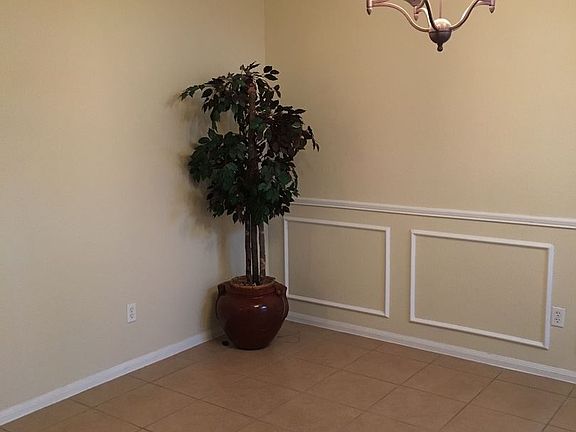3rd image of 619 Weeping Willow Dr