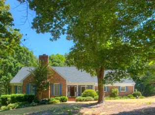528 Stratfordshire Dr, Matthews, NC 28105