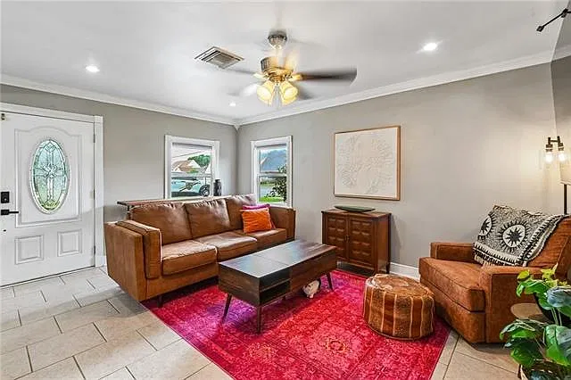2 bed, 1.5 bath, 1028 sqft, $1,800 — Photo 3