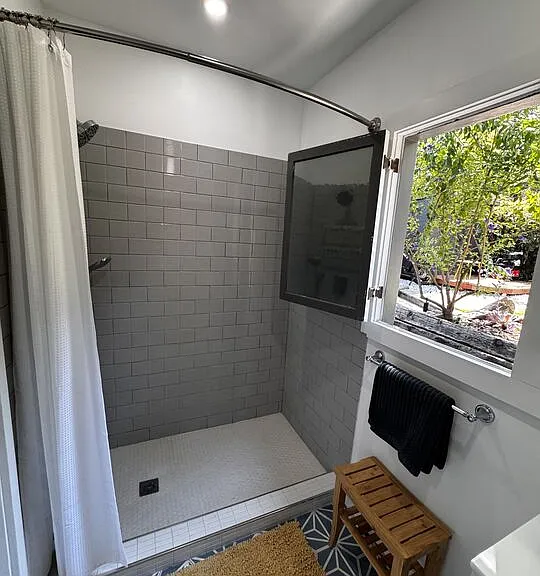 2449 Riverside Pl #REAR HOUSE — Photo 14
