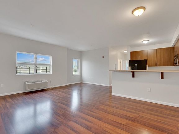 5th image of 845 Newark Ave APT 4C