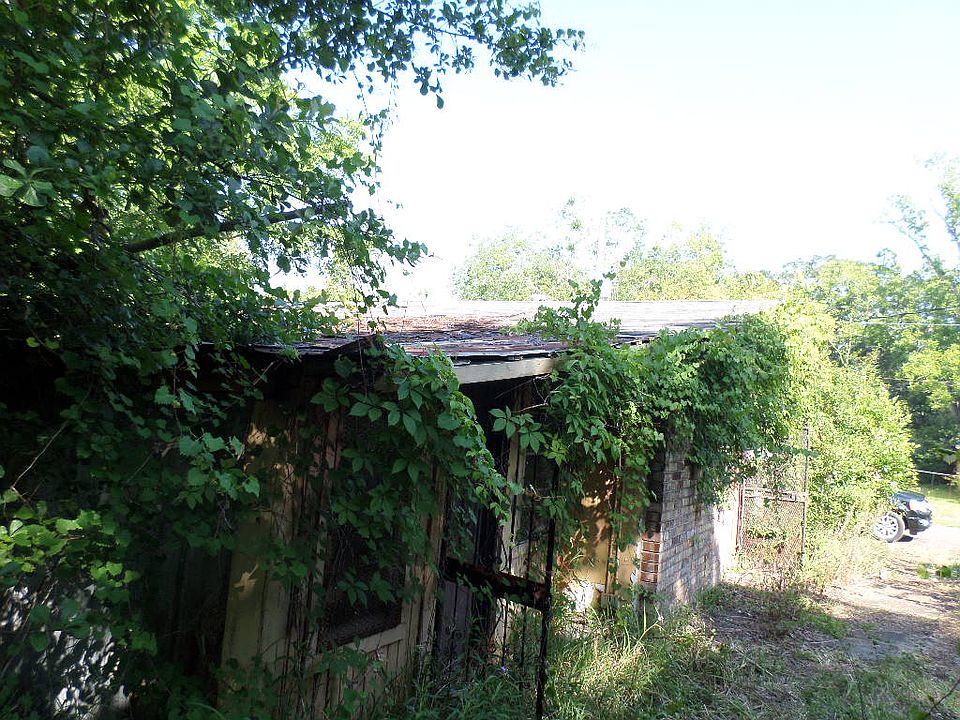 2nd image of 2503 Martha St