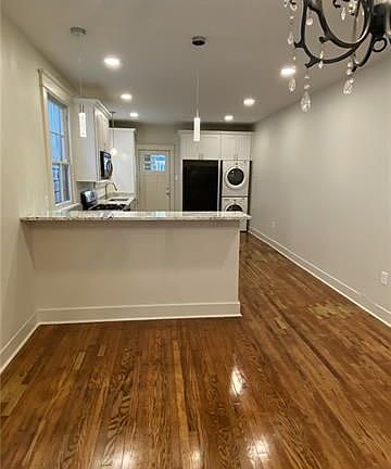 5th image of 6312 Fontainebleau Dr