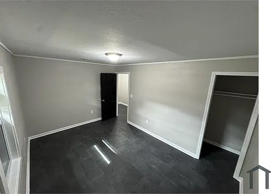 1490 Hugenot St — Photo 6