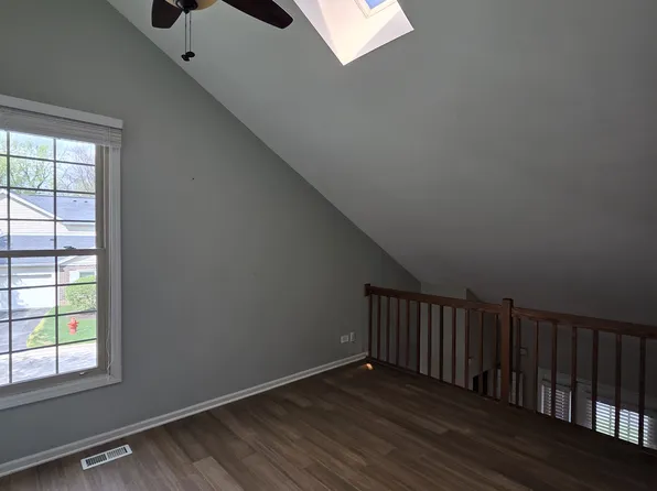 406 College Xing, Rolling Meadows, IL 60008