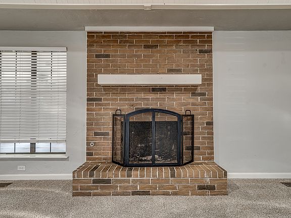 3rd image of 608 SW 103rd St