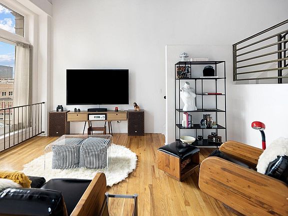 5th image of 1617 California St #5B