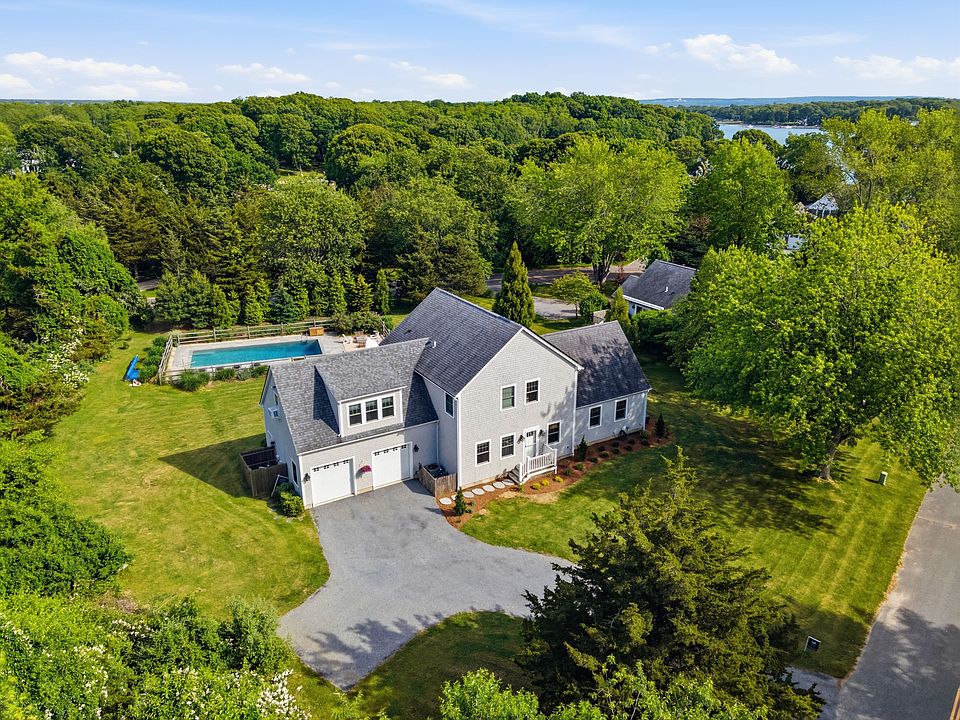 1st image of 14 Freds Ln