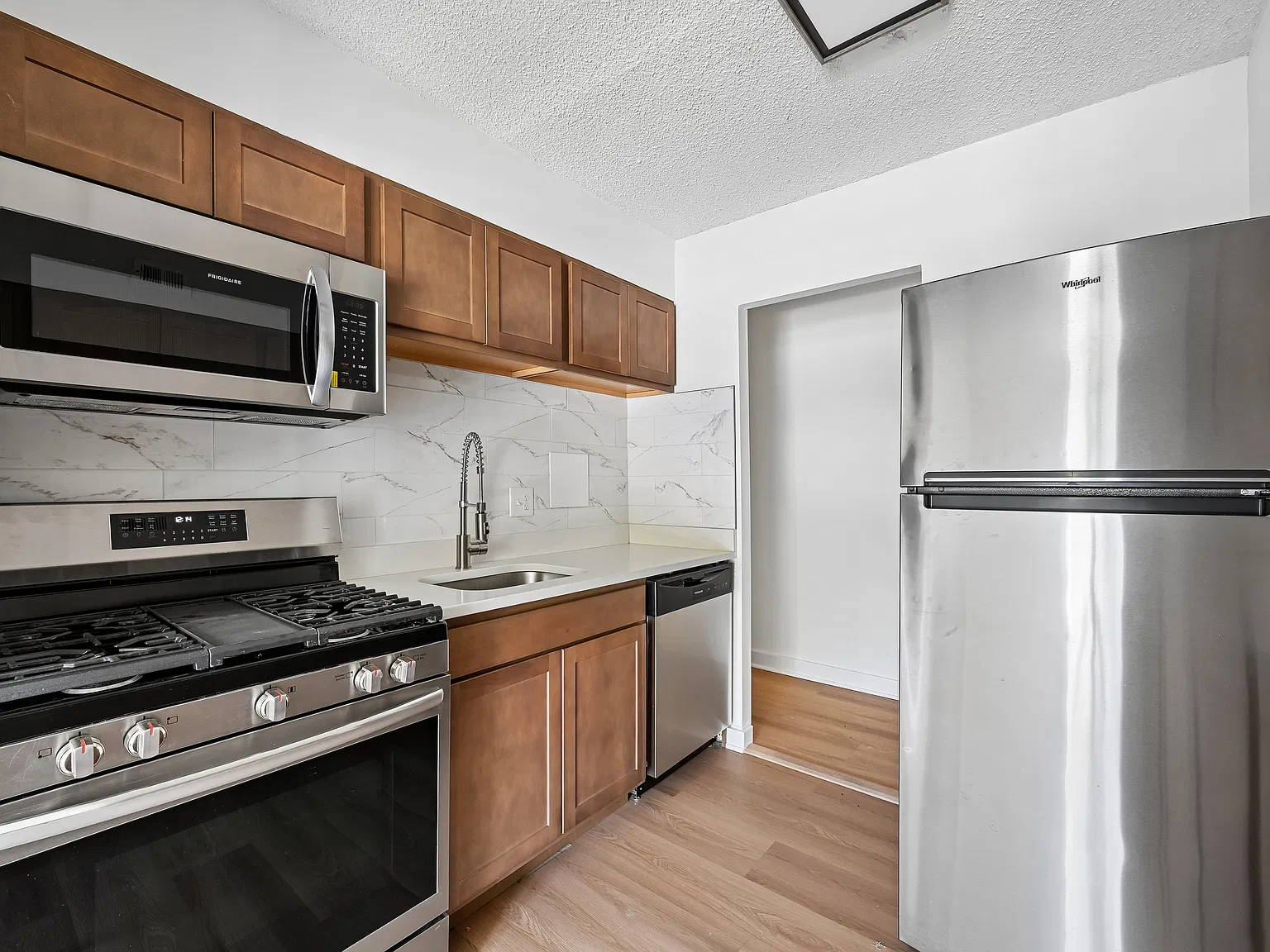 1 bed, 732 sqft, $1,680 — Photo 1