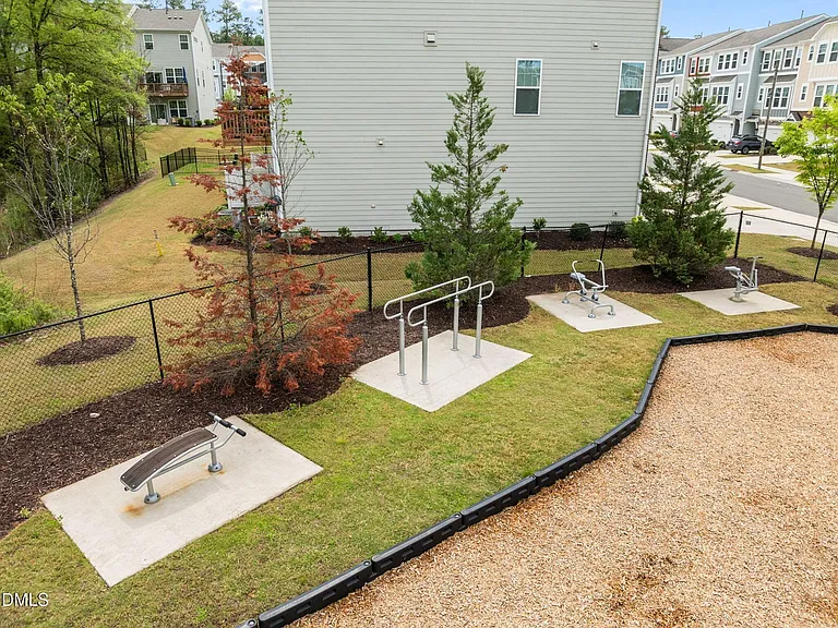 1035 Manorhaven Dr — Photo 31