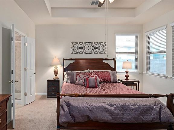 4th image of 511 Gladney Dr