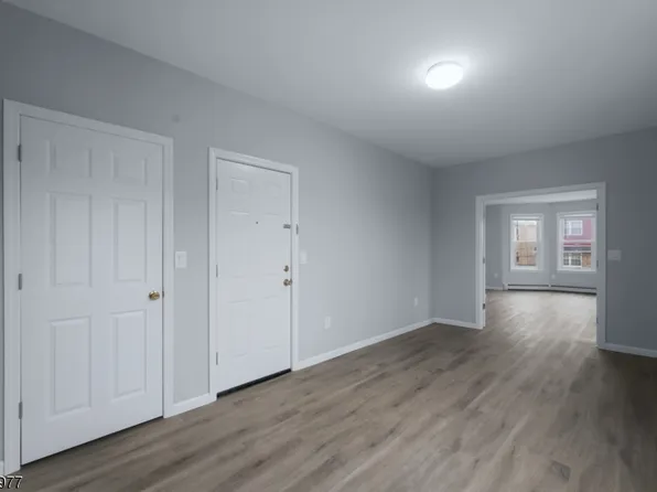 21 Franklin Ave #2L, Harrison, NJ 07029